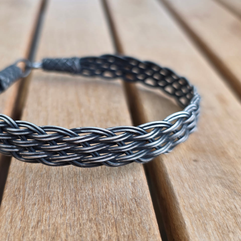 Photograph of the bracelet, view 3