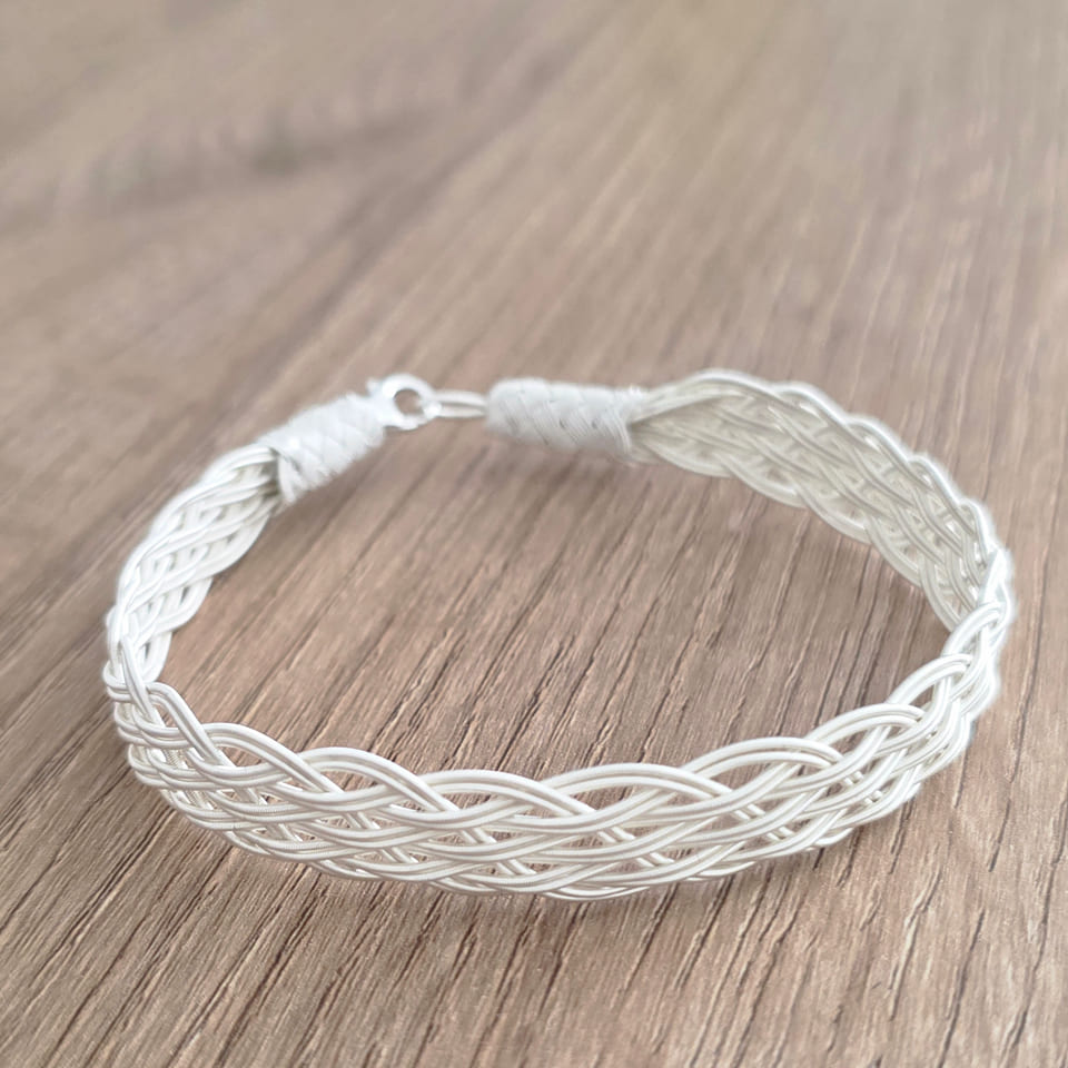Photograph of the bracelet, view 11